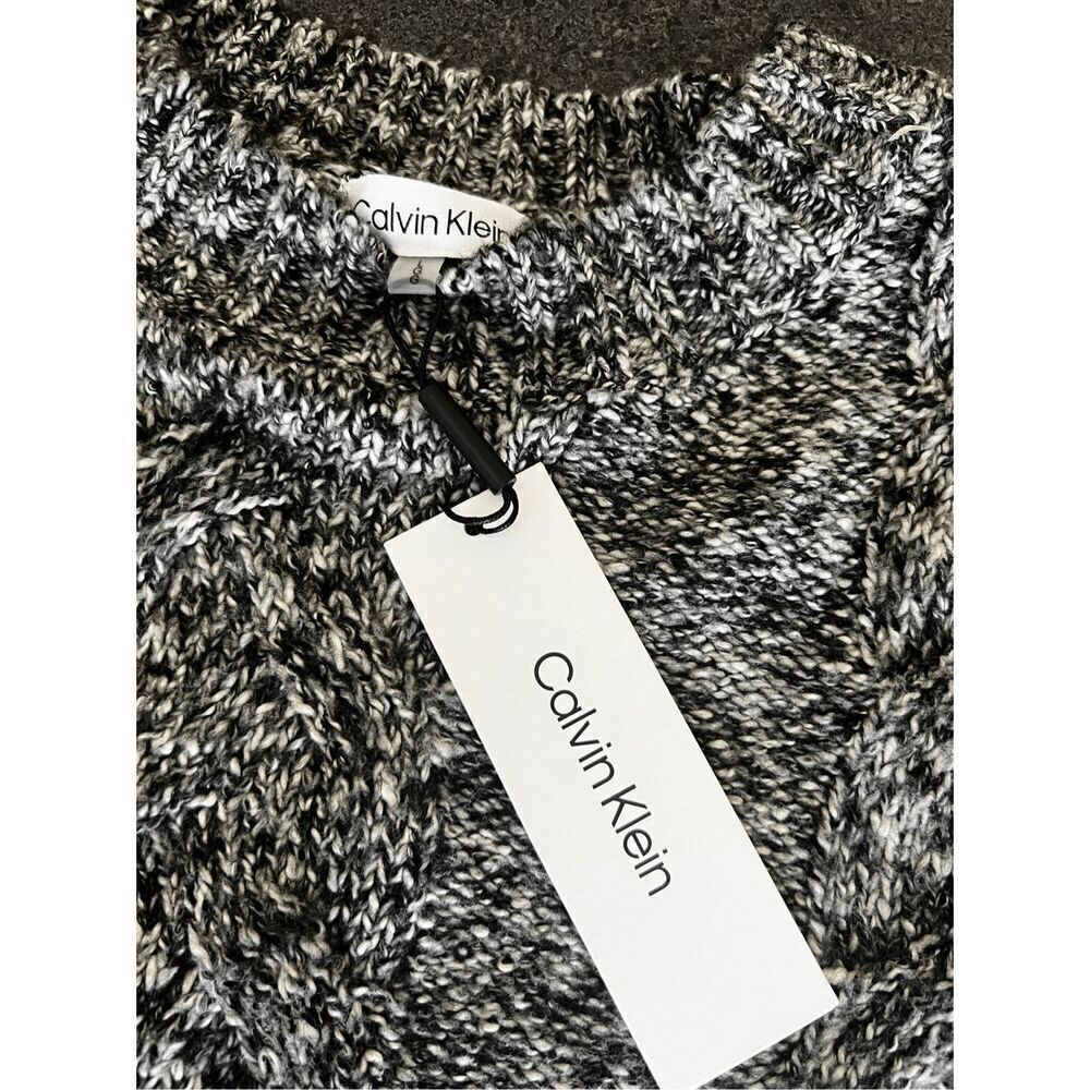 Calvin Klein sweater - Picture 9 of 10